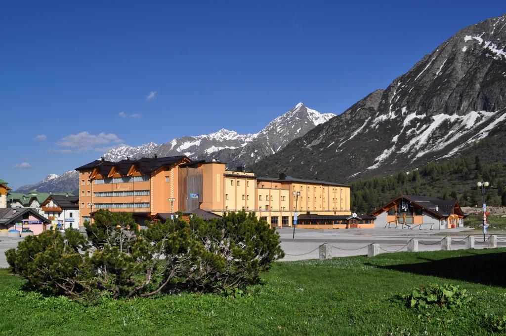 Grand Hotel Miramonti Tonalepas Buitenkant foto